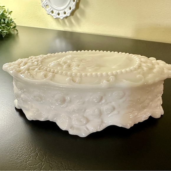 FOSTORIA, JENNY LIND, PRESSED, MILK GLASS, CAMEO, PIN BOX WITH LID.